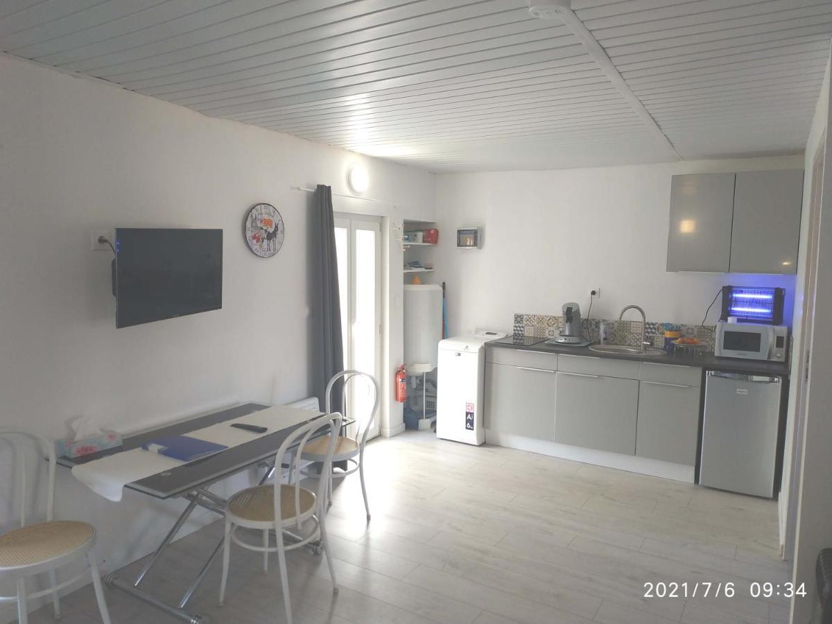 Centre Du Boulou: Family In Center Apartment *