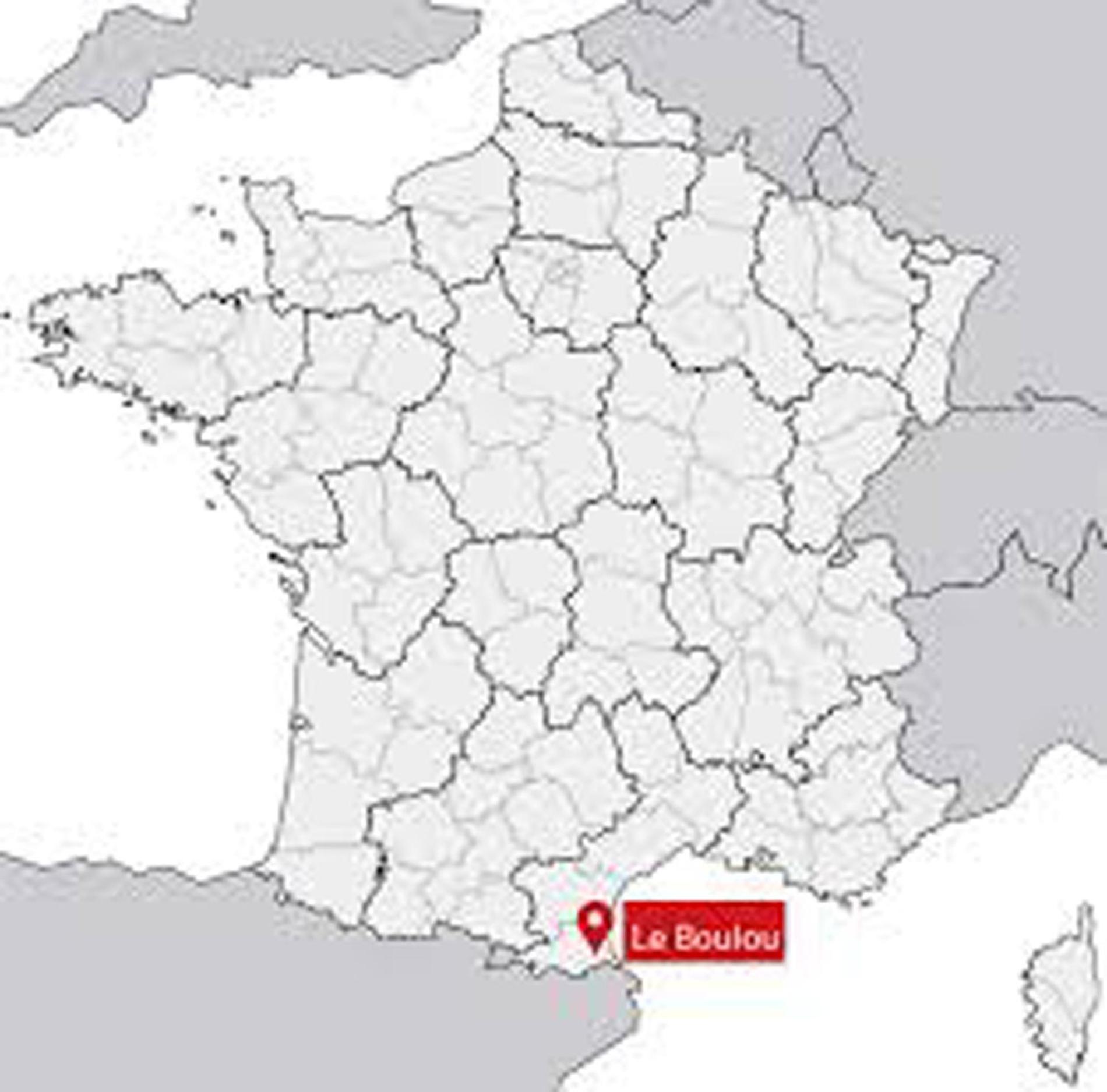 Centre Du Boulou: Family In Center *